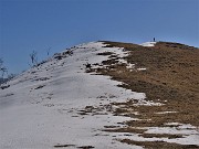 16 Raffaele sale al Monte Il collino (1862 m)